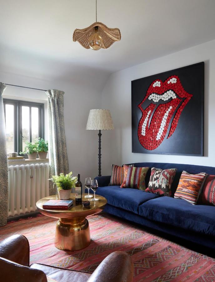 Artist Oxfordshire Hotel Sutton Green