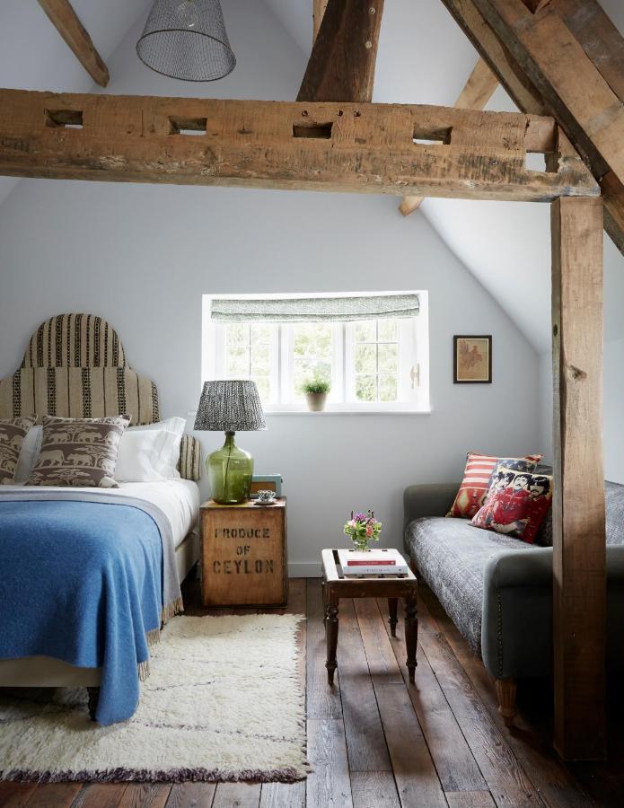 Artist Oxfordshire Hotel Sutton Green
